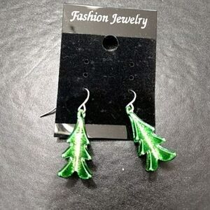 Christmas tree holiday earrings 🎄